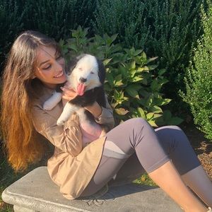 Meet your Posher, Abby